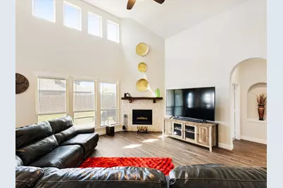 1919 Bellflower Drive, Glenn Heights, TX 75154 - Photo 9