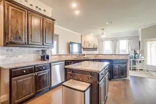 729 Franklin Dr, Joshua, TX 76058 - Photo 11