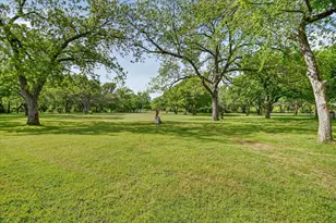 1290 Fox Ln, Burleson, TX 76028 - Photo 37