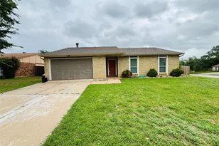 6420 Wakefield Rd, North Richland Hills, TX 76182 - Photo 15