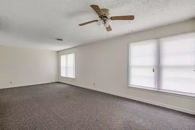 4836 Overton Avenue, Fort Worth, TX 76133 - Photo 9