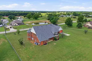 250 Newfield Ln, Springtown, TX 76082 - Photo 37