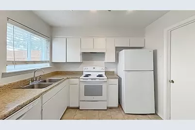 538 Norwood Circle E, Arlington, TX 76013 - Photo 7