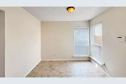 538 Norwood Circle E, Arlington, TX 76013 - Photo 9