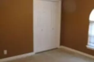 2109 Meadow Ln, Grand Prairie, TX 75050 - Photo 13