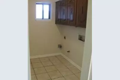 2109 Meadow Lane, Grand Prairie, TX 75050 - Photo 7