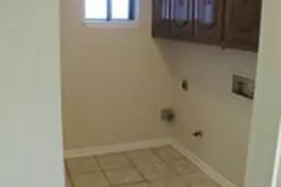 2109 Meadow Ln, Grand Prairie, TX 75050 - Photo 7