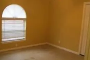 2109 Meadow Ln, Grand Prairie, TX 75050 - Photo 15