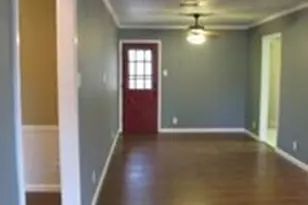 2109 Meadow Ln, Grand Prairie, TX 75050 - Photo 5