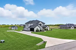 7271 Michelle Pt, Krum, TX 76249 - Photo 3
