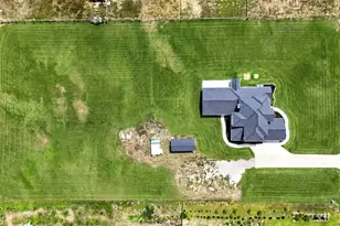 7271 Michelle Pt, Krum, TX 76249 - Photo 5