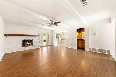 2811 Wentwood Drive, Grapevine, TX 76051 - Photo 3