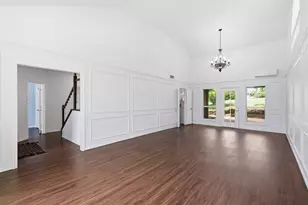 1913 W Arbor Rose Dr, Grand Prairie, TX 75050 - Photo 5