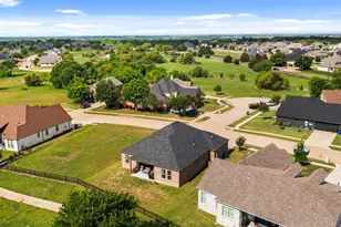 1307 Carnoustie Dr, Ennis, TX 75119 - Photo 27