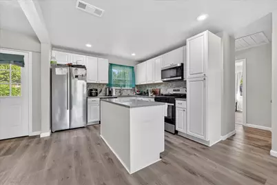 324 N Shore Place, Lewisville, TX 75067 - Photo 9