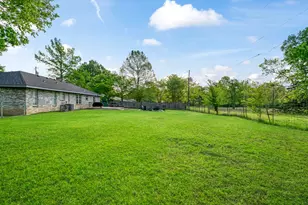 620 Moore St, Blossom, TX 75416 - Photo 17