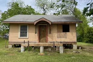 515 E Murray St, Denison, TX 75021 - Photo 1