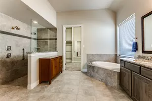 501 Green Valley Dr, McKinney, TX 75071 - Photo 17