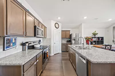 1942 Duskwood Drive, Lancaster, TX 75146 - Photo 3