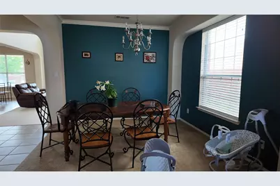 421 Roundrock Lane, Fort Worth, TX 76140 - Photo 7