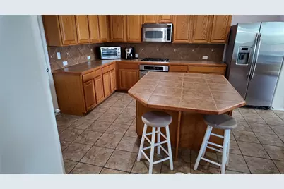 421 Roundrock Lane, Fort Worth, TX 76140 - Photo 19