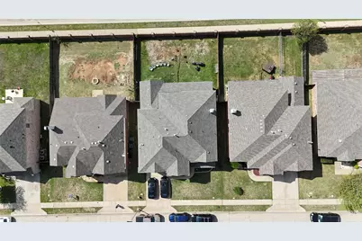 421 Roundrock Lane, Fort Worth, TX 76140 - Photo 3