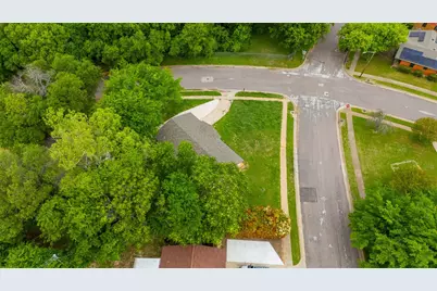 6401 Loydhill Lane, Fort Worth, TX 76135 - Photo 33