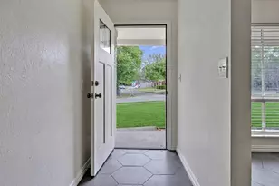 6401 Loydhill Ln, Fort Worth, TX 76135 - Photo 11