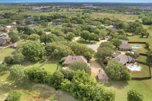 1020 Crystal Ln, Crowley, TX 76036 - Photo 17