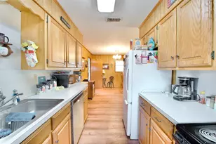 1204 W 21st St, Clifton, TX 76634 - Photo 9