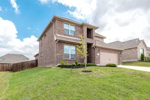 535 Hillcrest Cir, Justin, TX 76247 - Photo 3