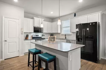 8201 Tomcat Trail, Godley, TX 76044 - Photo 11