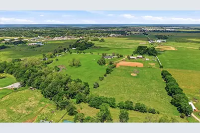 1100 Debbie Lane, Pilot Point, TX 76258 - Photo 23