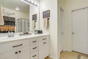 909 Hunter Ln, Burleson, TX 76028 - Photo 23