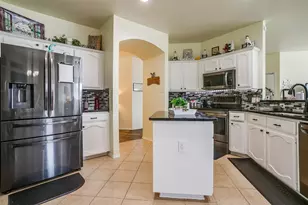 909 Hunter Ln, Burleson, TX 76028 - Photo 11