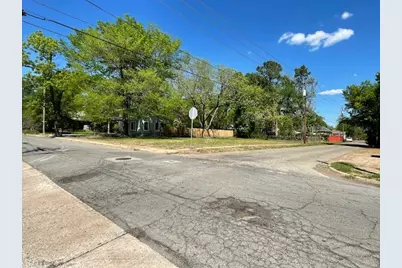 1011 E Houston Street, Paris, TX 75460 - Photo 9