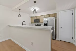 7510 Holly Hill Dr, Dallas, TX 75231 - Photo 5