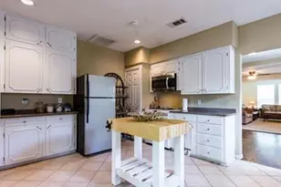 1817 Thomas Pl, Fort Worth, TX 76107 - Photo 5