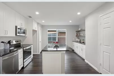 10417 Burgundy Drive, Frisco, TX 75035 - Photo 9