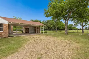 10609 Seagoville Rd, Dallas, TX 75217 - Photo 39