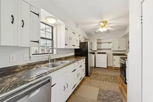 10609 Seagoville Rd, Dallas, TX 75217 - Photo 9