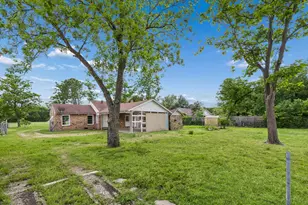 10609 Seagoville Rd, Dallas, TX 75217 - Photo 35
