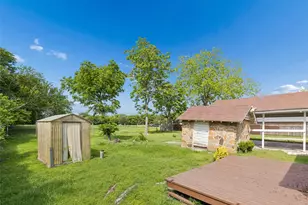10609 Seagoville Rd, Dallas, TX 75217 - Photo 33