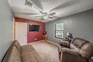 7525 Woodhaven Dr, North Richland Hills, TX 76182 - Photo 9