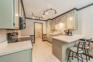 7525 Woodhaven Dr, North Richland Hills, TX 76182 - Photo 5