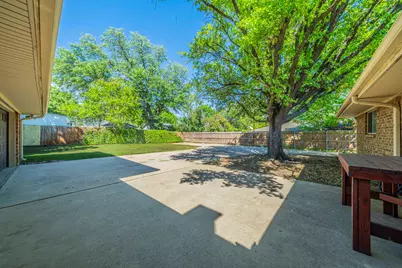 2422 Greenwood Drive, Grand Prairie, TX 75050 - Photo 25