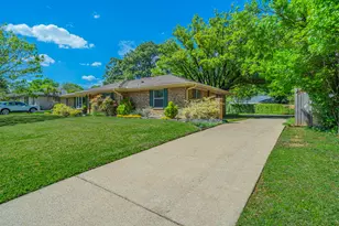 2422 Greenwood Dr, Grand Prairie, TX 75050 - Photo 3