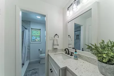 2422 Greenwood Drive, Grand Prairie, TX 75050 - Photo 15