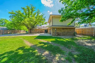 2422 Greenwood Dr, Grand Prairie, TX 75050 - Photo 27