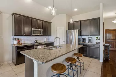 1021 Morningside Drive, Burleson, TX 76028 - Photo 9